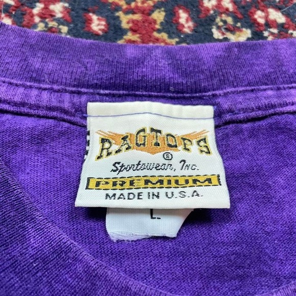 VTG 90s Ragtops‎ feather necklace royal purple tie dye tee shirt L USA pattern - Picture 5 of 5